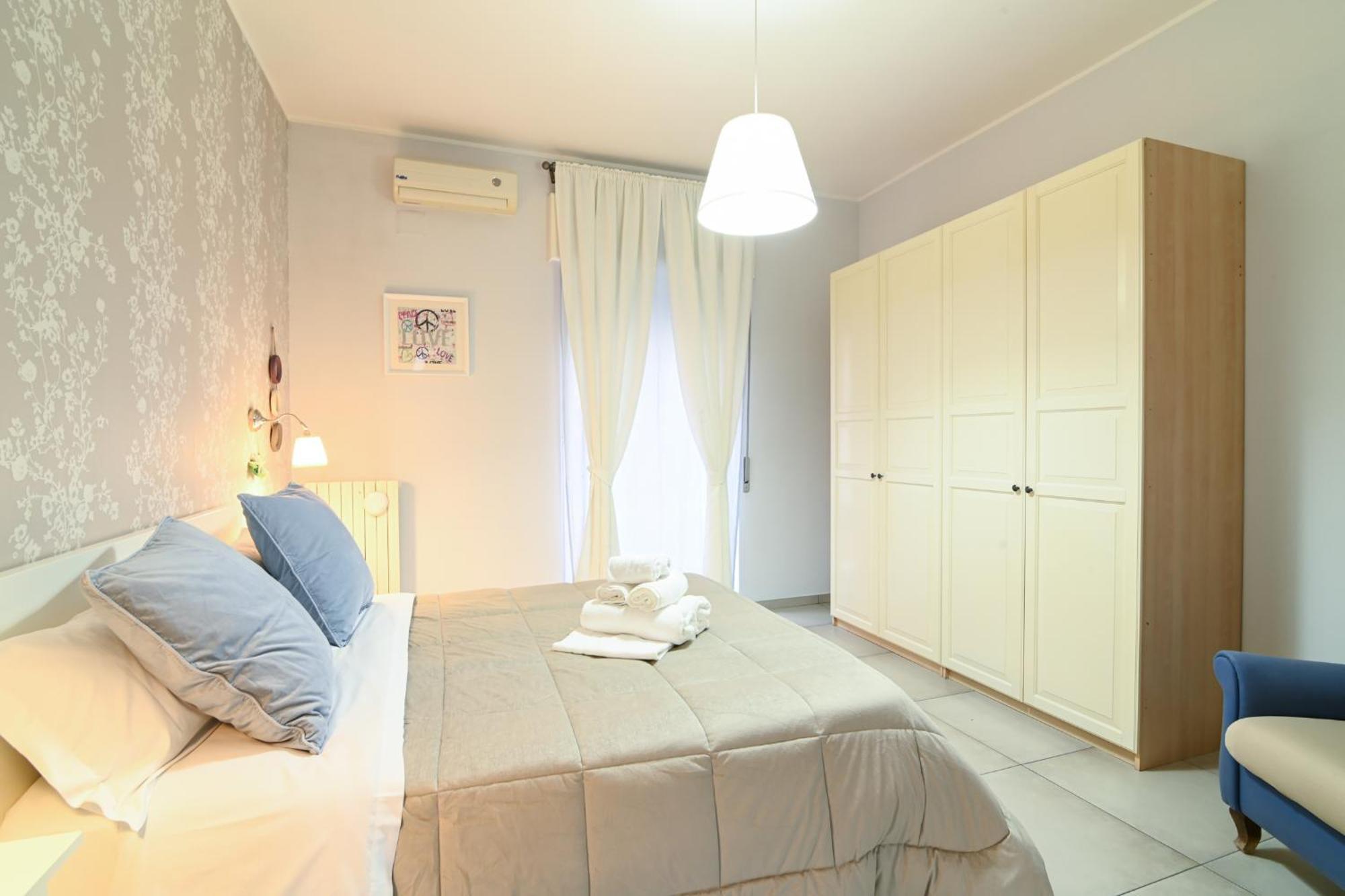 Debby'S Home เนเปิลส์ ภายนอก รูปภาพ